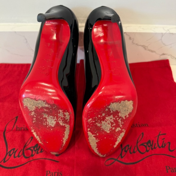 Christian Louboutin Black Patent Round Toe Classic Heels, Size 42 - Picture 8 of 8